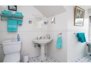 Photo #5: 22222651 Listing