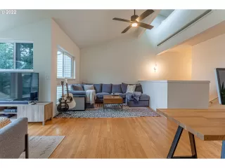 Photo #6: 22222895 Listing