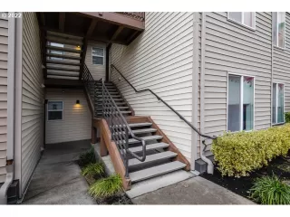 Photo #3: 22222939 Listing