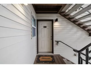 Photo #5: 22222939 Listing