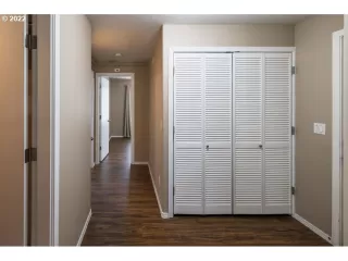 Photo #6: 22222939 Listing