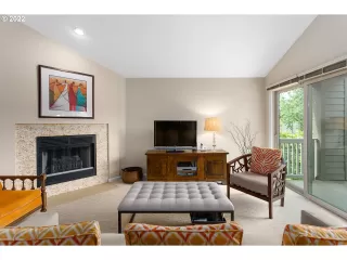 Photo #5: 22223994 Listing