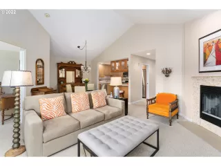 Photo #6: 22223994 Listing