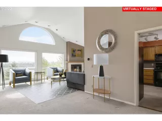 Photo #4: 22224357 Listing