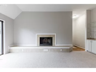 Photo #5: 22225293 Listing