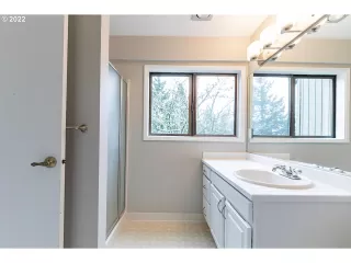 Photo #6: 22225293 Listing