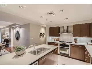 Photo #4: 22225928 Listing