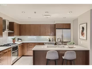 Photo #5: 22225928 Listing
