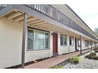 Photo #4: 22225981 Listing