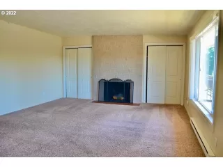 Photo #6: 22225981 Listing