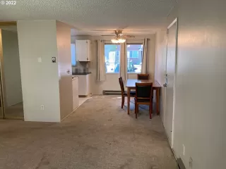 Photo #4: 22226649 Listing