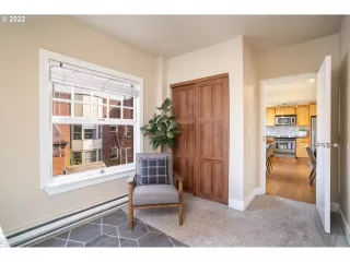 Photo #6: 22227048 Listing