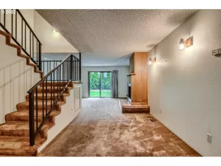 Photo #4: 22227853 Listing