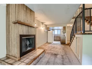 Photo #5: 22227853 Listing