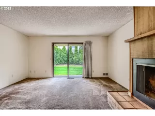 Photo #6: 22227853 Listing