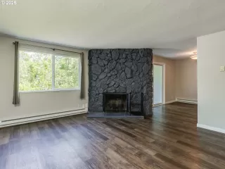 Photo #2: 222281797 Listing