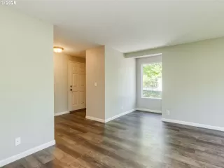 Photo #5: 222281797 Listing