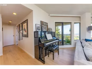 Photo #5: 22228185 Listing 