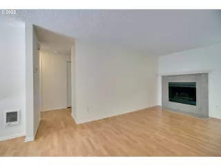 Photo #2: 22228699 Listing 