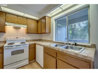 Photo #4: 22228699 Listing 
