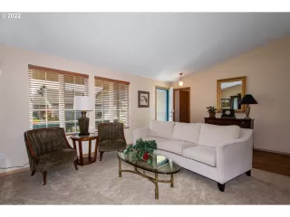 Photo #6: 22229300 Listing