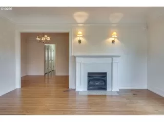 Photo #6: 22229424 Listing