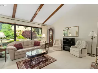 Photo #5: 22229611 Listing