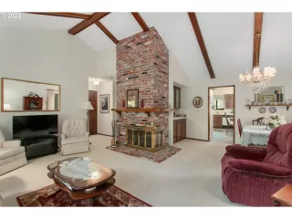 Photo #6: 22229611 Listing