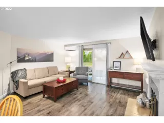 Photo #4: 22230083 Listing 