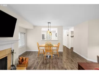 Photo #6: 22230083 Listing 