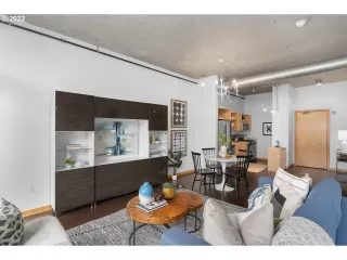 Photo #4: 22230610 Listing