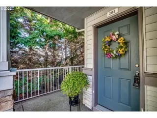 Photo #1: 22230925 Listing