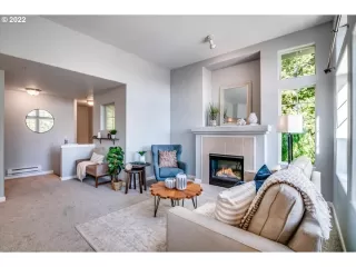 Photo #5: 22230925 Listing