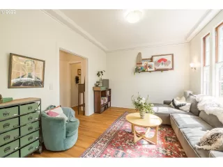 Photo #4: 22230954 Listing