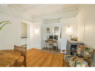 Photo #6: 22230954 Listing