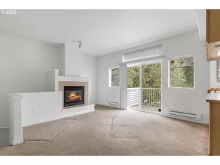 Photo #6: 22231034 Listing