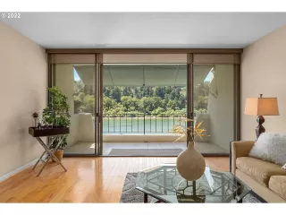 Photo #3: 22231067 Listing