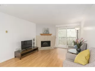 Photo #3: 22231327 Listing