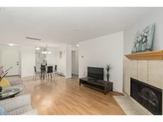 Photo #6: 22231327 Listing