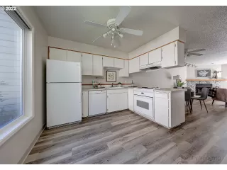 Photo #3: 22231688 Listing