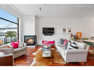 Photo #4: 22231956 Listing