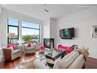 Photo #5: 22231956 Listing