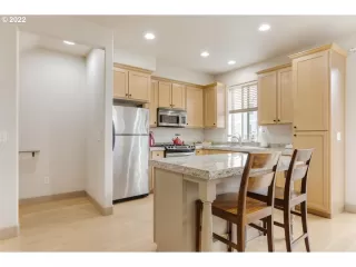 Photo #6: 22232285 Listing