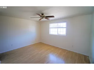 Photo #3: 22232423 Listing