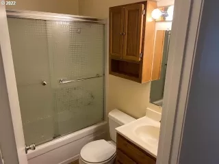 Photo #4: 22232595 Listing