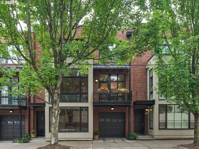 MLS: 22232779 Condo For Sale