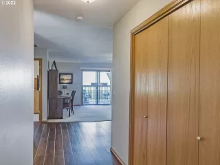 Photo #4: 22233520 Listing