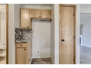 Photo #6: 22233836 Listing