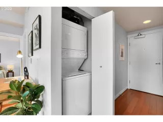 Photo #5: 22234421 Listing