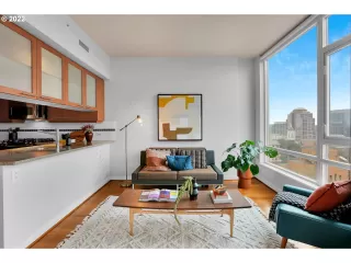 Photo #6: 22234421 Listing